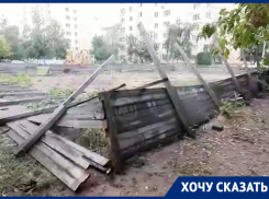 «Цена починки площадки пока не исчисляется в детских трупах»: воронежцы задались вопросом, почему живут в свинарнике