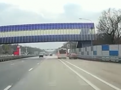 Чей косяк? Дорожная загадка разделила водителей на два лагеря в Воронеже