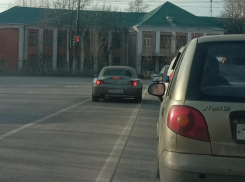 Эффектный BMW показал превосходство над водителями в Воронеже
