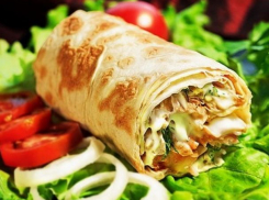 Воронежское мясо проверят после отравления 92 человек шаурмой