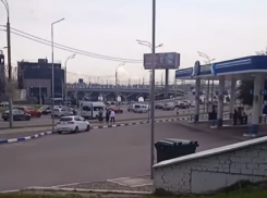 Большая пробка собралась у Чернавского моста в Воронеже 