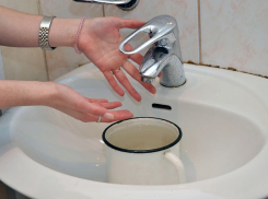 В нескольких многоэтажках Воронежа на 7 часов отключили воду