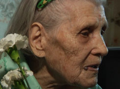 96-летняя женщина-ветеран не может выйти на улицу из-за лифта в Воронеже