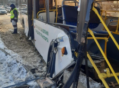 За три месяца в авариях с автобусами в Воронеже пострадали более 60 человек