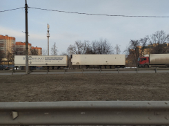 Причину ежедневных пробок на Московском проспекте показали на фото