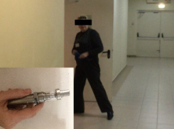 Вейпершу из Воронежа оскорбляли в торговом центре за курение электронной сигареты