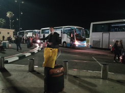 Воронежская семья вернулась домой после недельного заточения в Марокко