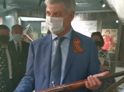 Губернатор Гусев обзавелся винтовкой в Воронеже 