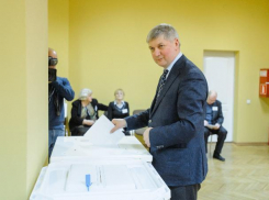 Александр Гусев проголосовал на выборах президента в Воронеже