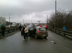 В Воронеже около парка Динамо столкнулись 28 автомобилей (ФОТО)