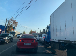 Пробки парализовали Воронеж в начале рабочей недели