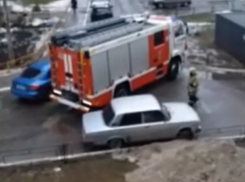 Чем ненавистен запаркованный двор для пожарных, показали в Воронеже 