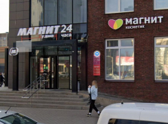 Жительница Воронежа родила в магазине – пуповину перерезал продавец