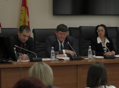 Мэрия Воронежа «спаивает» депутатов городской думы