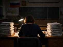 Воронежские власти задумались о снижении бюрократической нагрузки на учителей