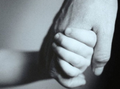 В Воронежской области с опекунов за детей-сирот брали деньги