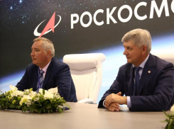 Губернатор Гусев и глава «Роскосмоса» Рогозин решили сотрудничать на МАКС-2019