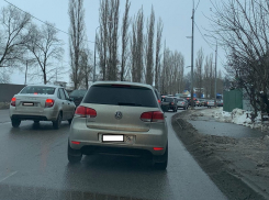 Предновогодние пробки захватили Воронеж со страшной силой