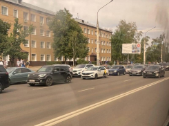 Левый берег Воронежа сковали пробки из-за фестиваля «Город-сад»