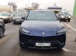 Lamborghini Urus за 21 млн рублей заметили среди воронежских бедняков