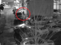 Дерзкий автовандализм сняла камера в воронежском ЖК