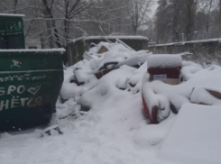 Ящики захватили воронежский двор