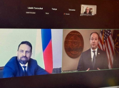 Воронежский депутат Кузнецов помолился за мир в венгерском парламенте