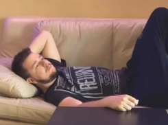 Комичный трек про самоизоляцию написал музыкант из Воронежа