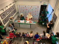 Истинный Дед Мороз катался на вертолете и ел сосульки в Воронеже