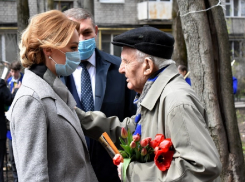 Персональный парад Победы для ветерана войны сняли на видео в Воронеже 