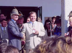 Крёстный отец «памятника неизвестному фашисту» Владимир Гринёв покидает Минудобрения