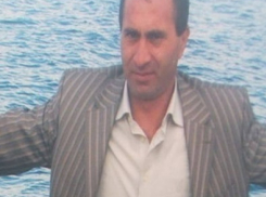 Стрелявший в 20-летнего охранника воронежского кафе скрылся от суда 