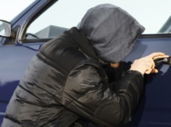 В Воронежской области полицейские задержали четверых подростков за кражи из автомобилей