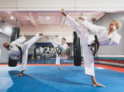 Трехкратный чемпион России выводит детей в спортивную элиту тхэквандо 