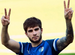 Сломавший ногу во время матча футболист «Факела» вернулся к тренировкам