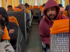 «Кто по-русски разговаривает?»: сотрудница МВД не смогла договориться со студентами-иностранцами в Воронеже