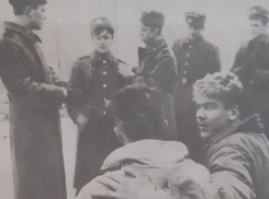 О введении контрактной системы в армии в 90-е годы писала пресса в Воронеже