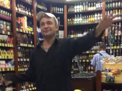 Клиент алкомаркета устроил концерт Бузовой в Воронеже