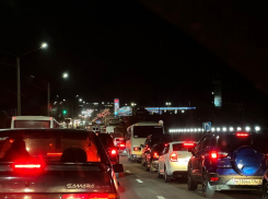 Воронежские автомобилисты встряли в большие пробки вечером 10 октября