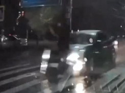 Момент наезда на пешехода попал на видео в Воронеже