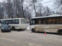 Опубликовано фото с места, где сбили мужчину рано утром в центре Воронежа