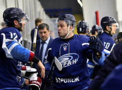 Хоккеистов воронежского «Бурана» собрали после двухнедельного отдыха, чтобы распустить до конца апреля