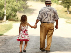 Воронежский пенсионер решил сделать родным сюрприз и забрал чужого ребенка из садика