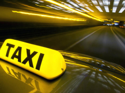 В Воронеже парень ограбил двух таксистов и две квартиры