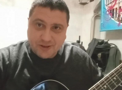«Болеют там, где надо»: воронежец написал ироничную песню об африканской чуме свиней