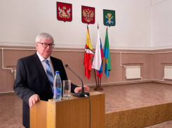 Сообщается об уходе в отставку главы Петропавловского района Воронежской области