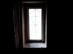 УК вернула подъезду пристойный вид после огненного бедствия в Воронеже