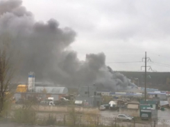 Пожар на Холмистой засняли на камеру (ВИДЕО)