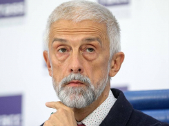 В борьбу с патриотом Бояковым бунтовщики МХАТа вмешивают Владимира Путина