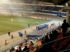 Воронежский «Факел» наказали рублем за огненную поддержку фанатов